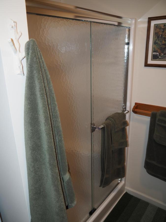 New! The Blessing - A Cute And Cozy Apartment! Benzonia Eksteriør bilde