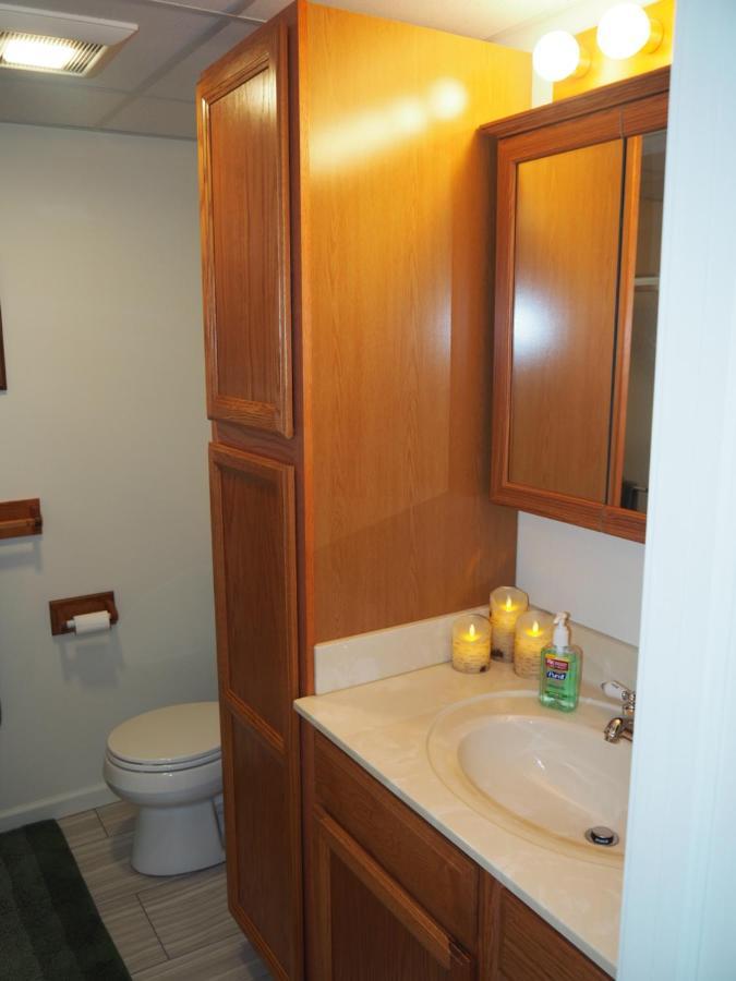 New! The Blessing - A Cute And Cozy Apartment! Benzonia Eksteriør bilde